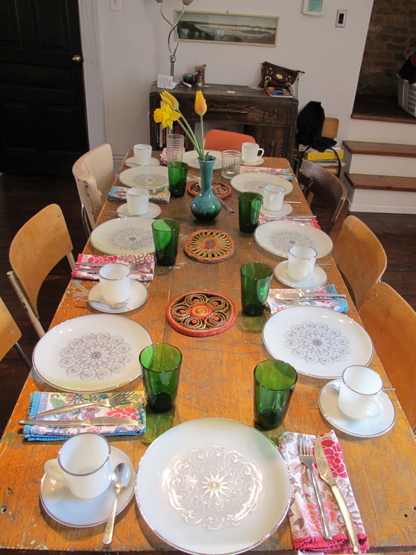 brunch, table setting, vintage plates, and cups